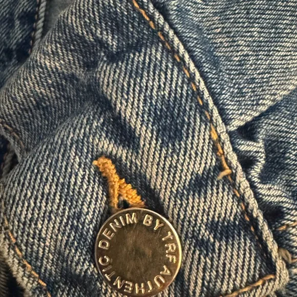 Zara Blue Denim Jacket with Black Hood - Picture 3 of 8